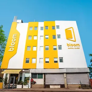 Отель Bloom - Karol Bagh